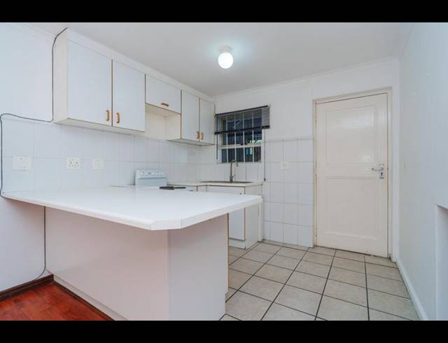 2 BEDROOM APARTMENT FOR SALE IN KENILWORTH UPPER